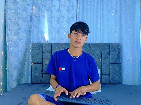 IhanKing online show from May 14, 6:58 pm