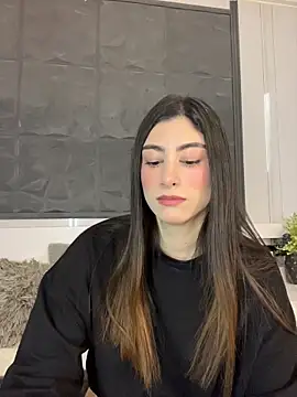 Snapshot of evelyn_hills chatting on July 3, 3:29 pm evelyn hills online show from July 3, 3:29 pm