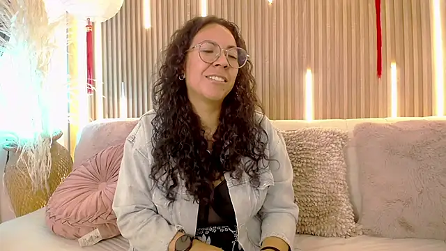 Velvet Curly online show from May 25, 1:06 pm