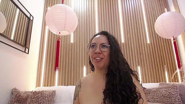 Velvet Curly online show from May 28, 12:35 pm