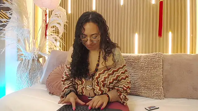 Velvet Curly online show from May 30, 12:24 pm