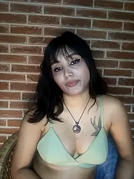 Snapshot of jellyyynspicyyy chatting on May 1, 7:40 pm jellyyynspicyyy online show from May 1, 7:40 pm