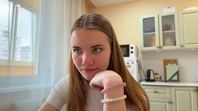 Snapshot of doana_bebriti chatting on April 24, 1:35 pm doana bebriti online show from April 24, 1:35 pm