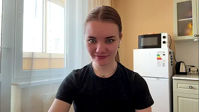Snapshot of doana_bebriti chatting on May 5, 12:24 pm doana bebriti online show from May 5, 12:24 pm