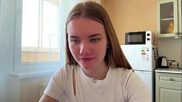 Snapshot of doana_bebriti chatting on May 6, 12:10 pm doana bebriti online show from May 6, 12:10 pm