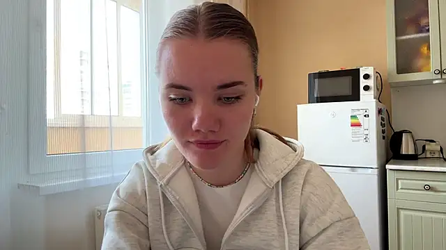 Snapshot of doana_bebriti chatting on May 7, 11:26 am doana bebriti online show from May 7, 11:26 am