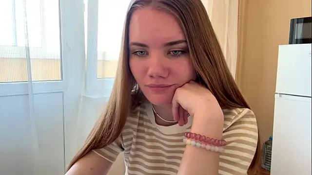 Snapshot of doana_bebriti chatting on May 29, 12:25 pm doana bebriti online show from May 29, 12:25 pm