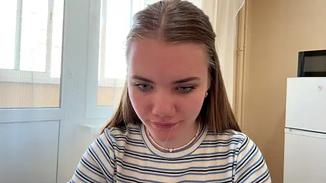 Snapshot of doana_bebriti chatting on June 3, 2:33 pm doana bebriti online show from June 3, 2:33 pm