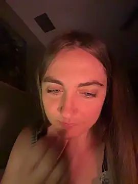 Snapshot of prettykitttty chatting on April 21, 2:51 am prettykitttty online show from April 21, 2:51 am