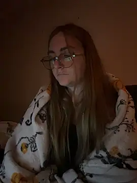 Snapshot of prettykitttty chatting on April 22, 5:54 am prettykitttty online show from April 22, 5:54 am