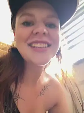 Snapshot of SweetLikaaa chatting on May 2, 9:58 am SweetLikaaa online show from May 2, 9:58 am