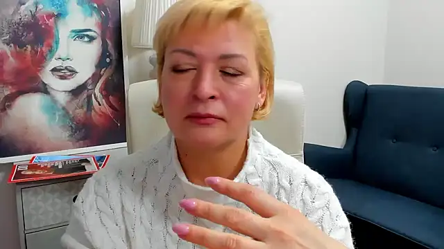 Snapshot of luna_xfantasy chatting on April 14, 7:03 am luna xfantasy online show from April 14, 7:03 am