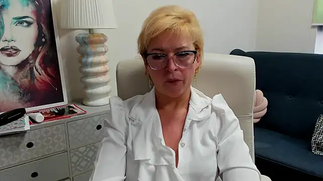 Snapshot of luna_xfantasy chatting on April 23, 12:40 pm luna xfantasy online show from April 23, 12:40 pm