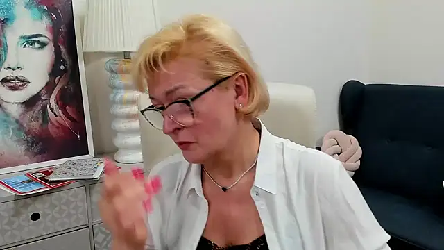 Snapshot of luna_xfantasy chatting on May 7, 6:41 am luna xfantasy online show from May 7, 6:41 am