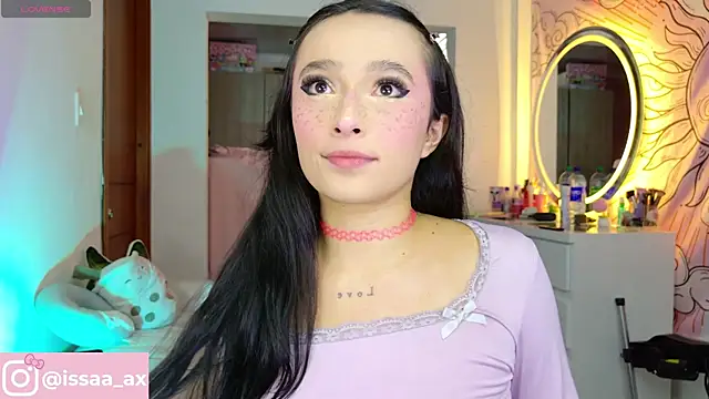 Snapshot of issa_dolly chatting on July 1, 9:03 pm issa dolly online show from July 1, 9:03 pm