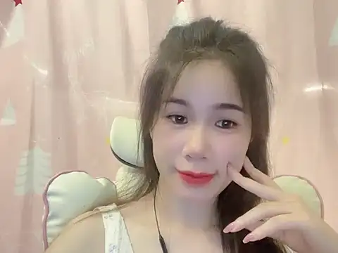 Snapshot of Luna3579 chatting on May 22, 8:36 pm Luna3579 online show from May 22, 8:36 pm