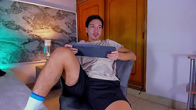 Iam OttoAndrew online show from May 20, 3:56 am