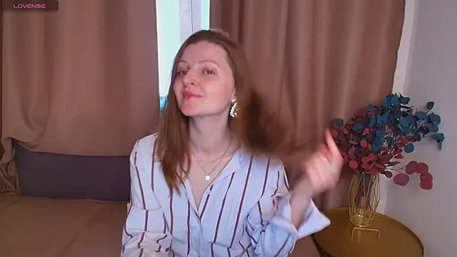 Liza  Evans online show from May 9, 2:06 am