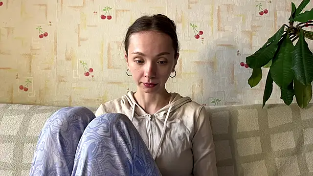 Snapshot of AdriannaBill chatting on April 29, 4:33 pm AdriannaBill online show from April 29, 4:33 pm