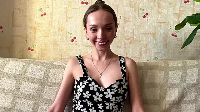 Snapshot of AdriannaBill chatting on May 16, 4:17 pm AdriannaBill online show from May 16, 4:17 pm