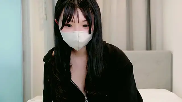 Snapshot of miu__k chatting on April 14, 1:28 pm miu k online show from April 14, 1:28 pm