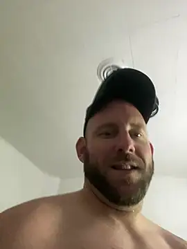 phattyluv89 online show from May 28, 3:42 pm