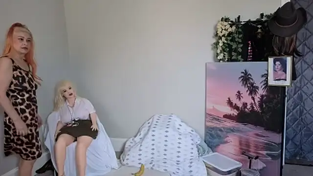 ZorynaDollHouse online show from May 3, 4:02 pm
