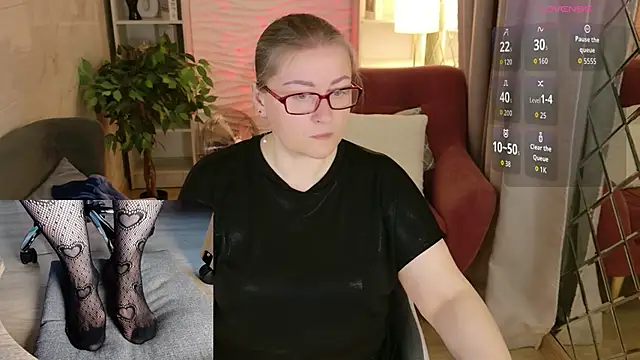 Snapshot of Alexandra_Kind chatting on June 2, 1:46 pm Alexandra Kind online show from June 2, 1:46 pm