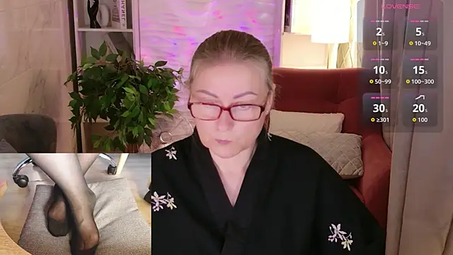 Alexandra Kind online show from July 7, 1:48 pm