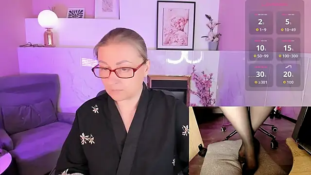 Alexandra Kind online show from July 9, 8:46 pm