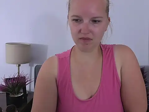 Snapshot of RoseTeacherX chatting on July 8, 7:35 am RoseTeacherX online show from July 8, 7:35 am