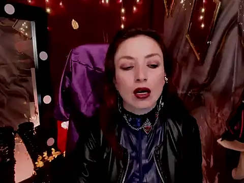 Queenscarlettsecret online show from May 1, 4:55 pm