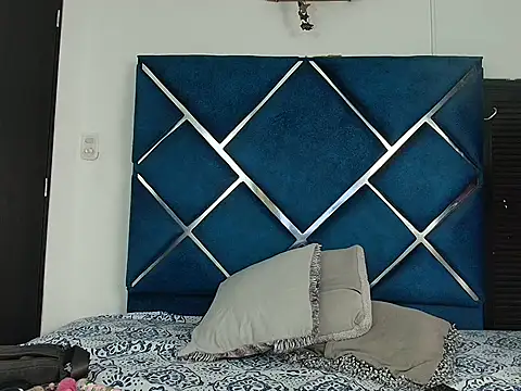 EdwinBoys online show from April 16, 1:01 pm