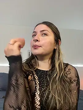 juanitablue online show from May 1, 6:56 pm