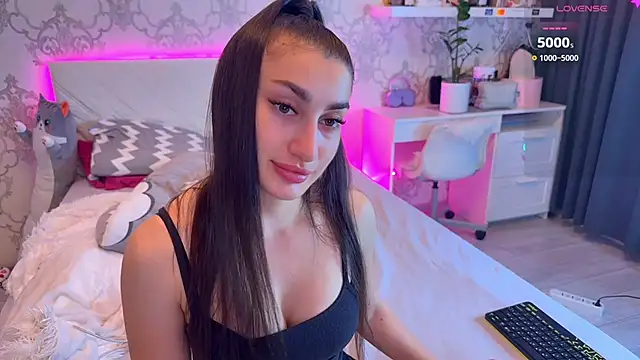 MyNaomi online show from July 8, 6:56 pm