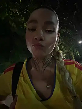 Snapshot of Violeta_queen1 chatting on July 4, 1:23 am Violeta queen1 online show from July 4, 1:23 am