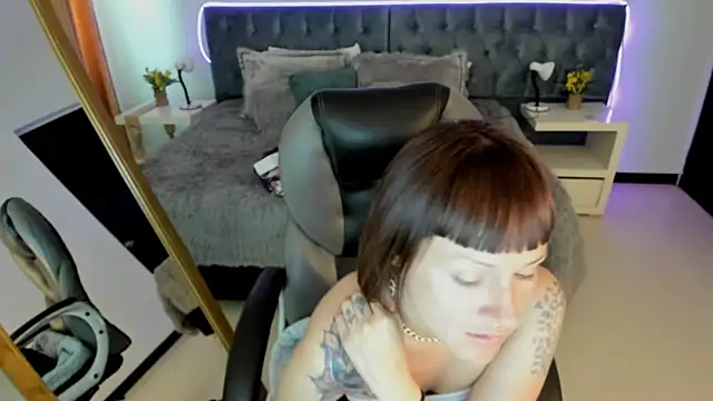 Snapshot of Kim_Jeins666_ chatting on June 10, 8:19 pm Kim Jeins666 online show from June 10, 8:19 pm