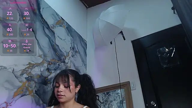 Snapshot of Rouse_benbett chatting on April 28, 12:21 pm Rouse benbett online show from April 28, 12:21 pm