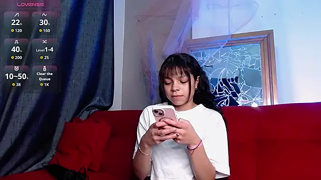 Snapshot of Rouse_benbett chatting on May 20, 12:33 pm Rouse benbett online show from May 20, 12:33 pm