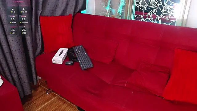 Snapshot of Rouse_benbett chatting on May 27, 12:46 pm Rouse benbett online show from May 27, 12:46 pm
