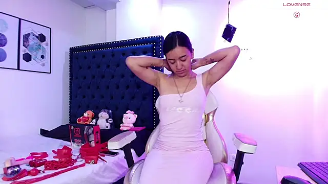 Zoe M00n online show from June 18, 1:15 pm