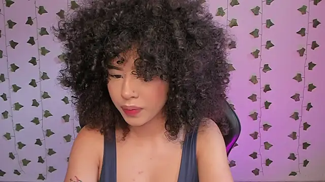 Snapshot of Liaaa_1 chatting on May 5, 8:17 pm Liaaa 1 online show from May 5, 8:17 pm