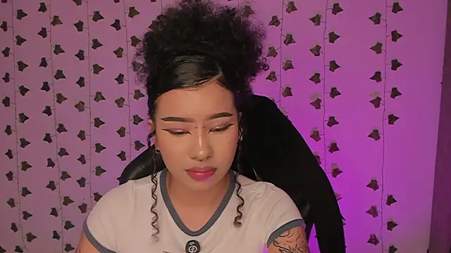 Snapshot of Liaaa_1 chatting on July 14, 2:05 am Liaaa 1 online show from July 14, 2:05 am