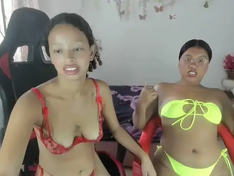 Snapshot of miasexi_hot11 chatting on June 18, 3:05 pm miasexi hot11 online show from June 18, 3:05 pm