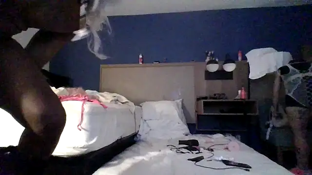 Snapshot of Dicksee_Left chatting on April 22, 10:06 am Dicksee Left online show from April 22, 10:06 am