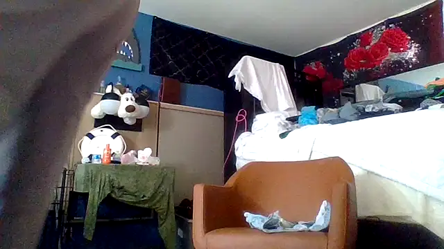 Snapshot of Dicksee_Left chatting on July 10, 3:47 pm Dicksee Left online show from July 10, 3:47 pm