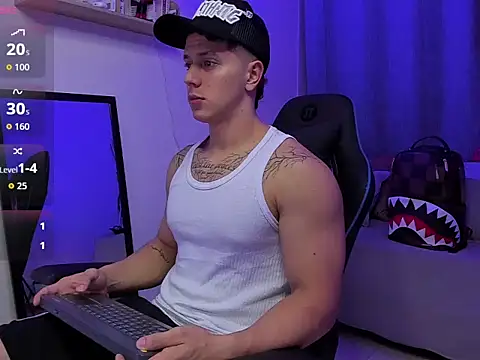 Snapshot of ASHTON_HILS chatting on July 14, 3:55 am ASHTON HILS online show from July 14, 3:55 am