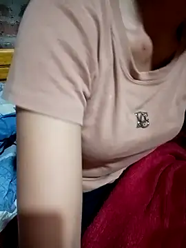 Elena Mia online show from April 18, 8:20 pm