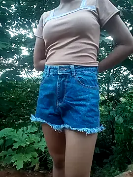 Snapshot of Elena_Mia chatting on July 6, 10:45 pm Elena Mia online show from July 6, 10:45 pm