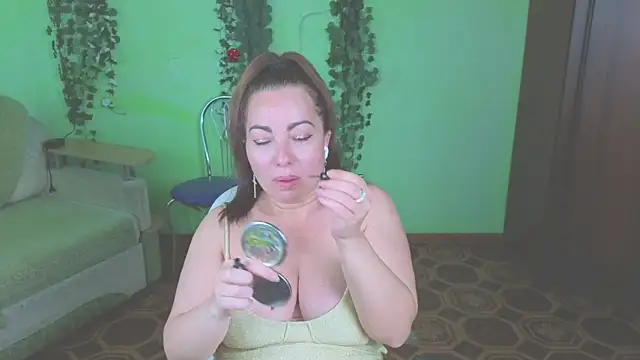 Snapshot of Zoe_Zephyr chatting on June 13, 5:38 am Zoe Zephyr online show from June 13, 5:38 am